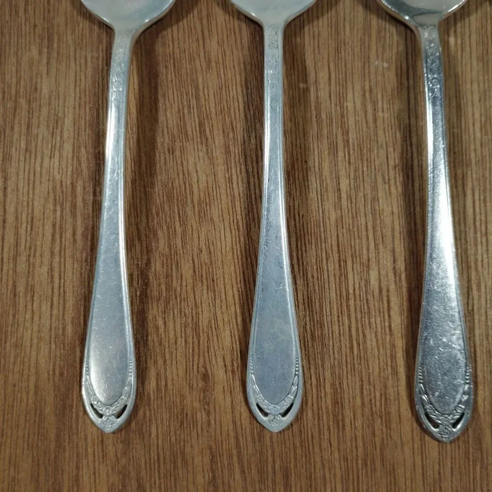 1847 Rogers Bros IS Lovelace Silverplate Flatware 5 Teaspoons Vintage